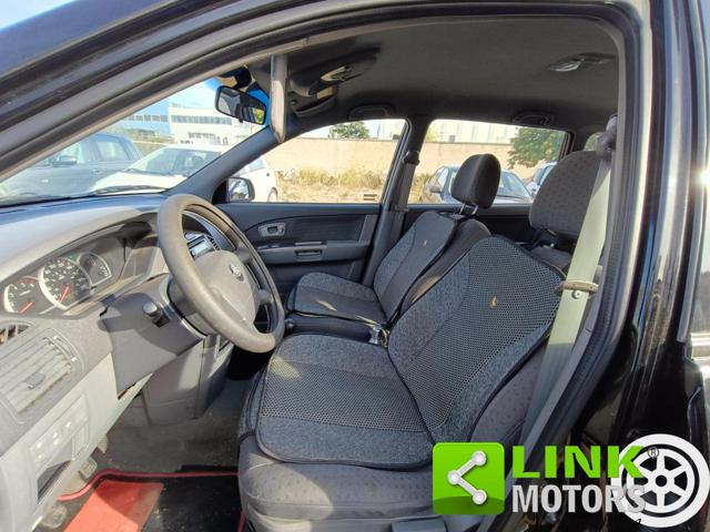 KIA Carens usata 25