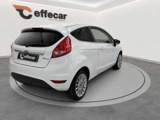 FORD Fiesta usata, con Autoradio