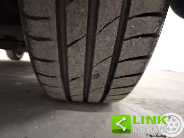 VOLKSWAGEN up! usata, con Chiusura centralizzata