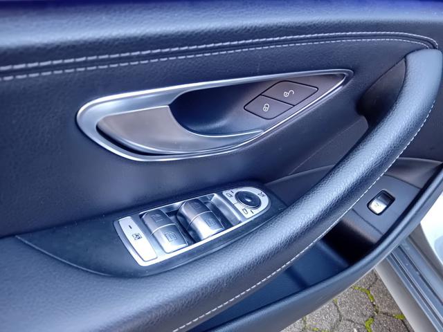 MERCEDES-BENZ E 220 usata, con Sedile posteriore sdoppiato