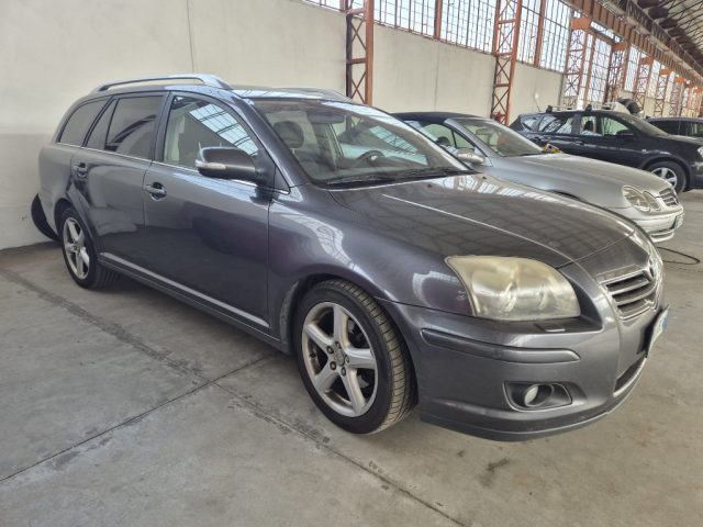 TOYOTA Avensis usata, con Airbag laterali