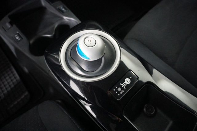 NISSAN Leaf usata, con ESP