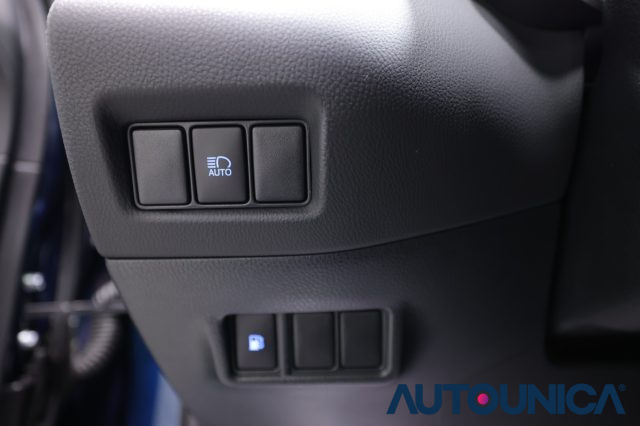 TOYOTA C-HR usata, con Autoradio digitale