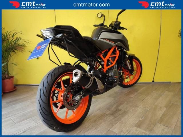 KTM 390 Duke usata 3