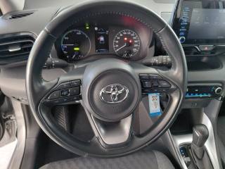 TOYOTA Yaris usata, con Fari LED