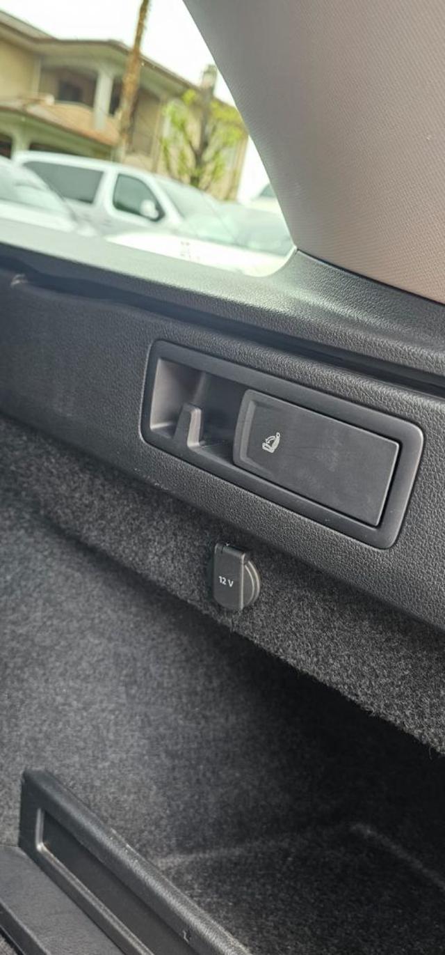 VOLKSWAGEN Passat Variant usata, con Park Distance Control