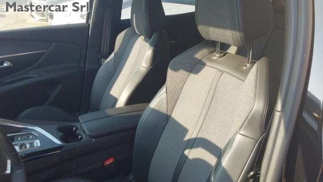 PEUGEOT 3008 usata, con Boardcomputer