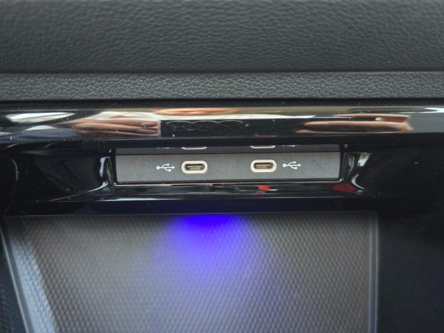 VOLKSWAGEN Golf usata, con Fari bi-xeno