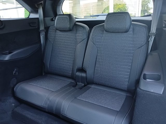PEUGEOT 5008 usata, con Sedili sportivi