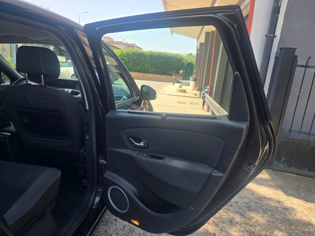 RENAULT Scenic usata 92