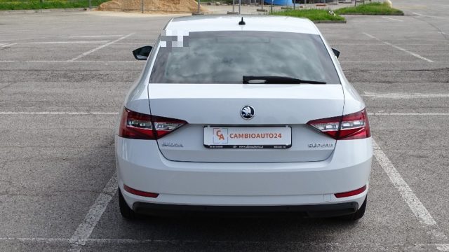 SKODA Superb usata, con Autoradio