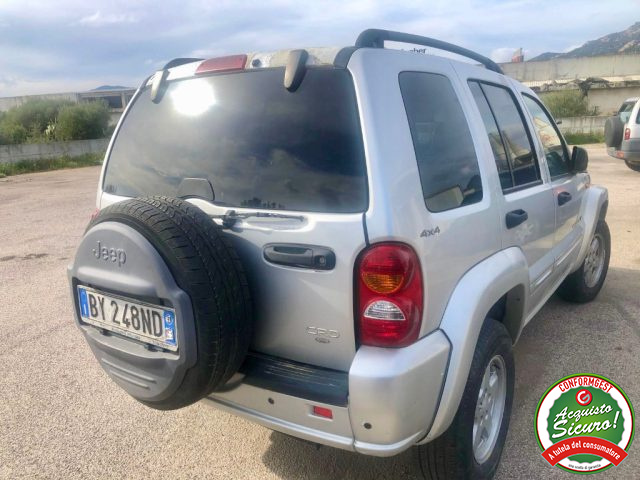JEEP Cherokee usata, con Autoradio