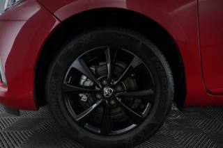 TOYOTA Yaris usata 13