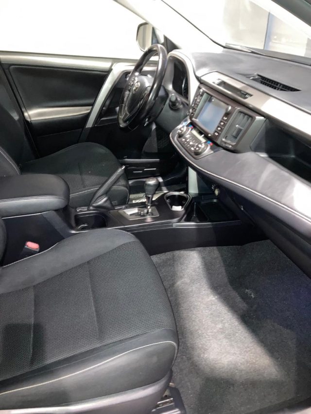 TOYOTA RAV 4 usata, con Bracciolo