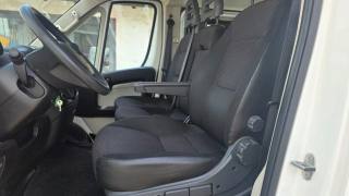 PEUGEOT Boxer usata, con USB