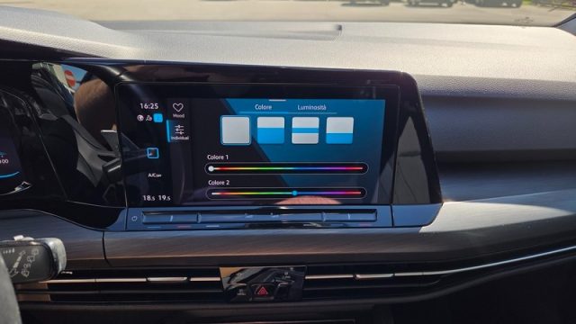 VOLKSWAGEN Golf usata, con Sensori di parcheggio posteriori