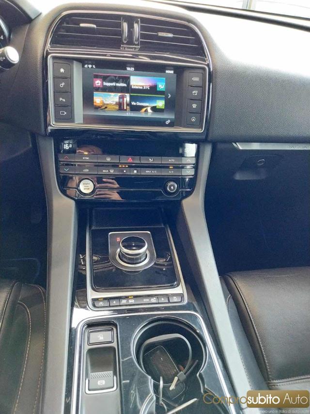 JAGUAR F-Pace usata, con Sedile posteriore sdoppiato