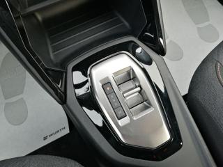PEUGEOT 208 usata, con Autoradio digitale