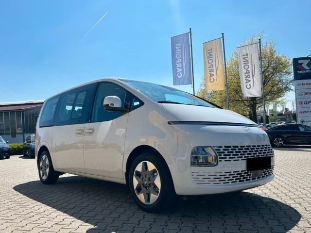 HYUNDAI Staria usata, con Boardcomputer
