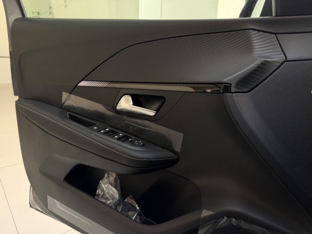 PEUGEOT 208 usata, con USB