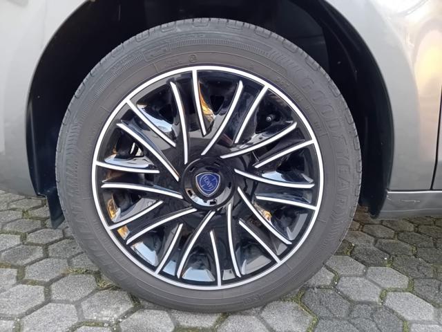 LANCIA Ypsilon usata, con Autoradio