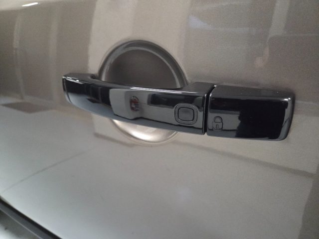 LAND ROVER Discovery usata, con Trazione integrale