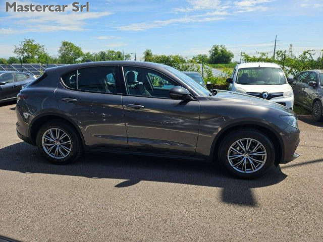 ALFA ROMEO Stelvio usata, con Autoradio