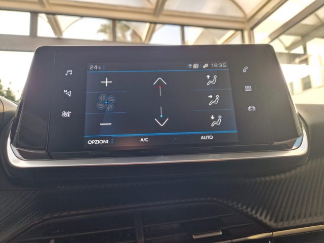 PEUGEOT 2008 usata, con Climatizzatore