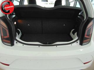 VOLKSWAGEN up! usata, con Autoradio