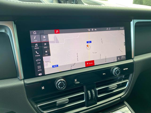 PORSCHE Macan usata, con Touch screen