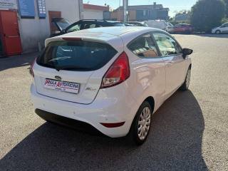 FORD Fiesta usata, con Autoradio