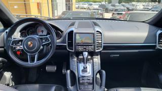PORSCHE Cayenne usata, con Autoradio