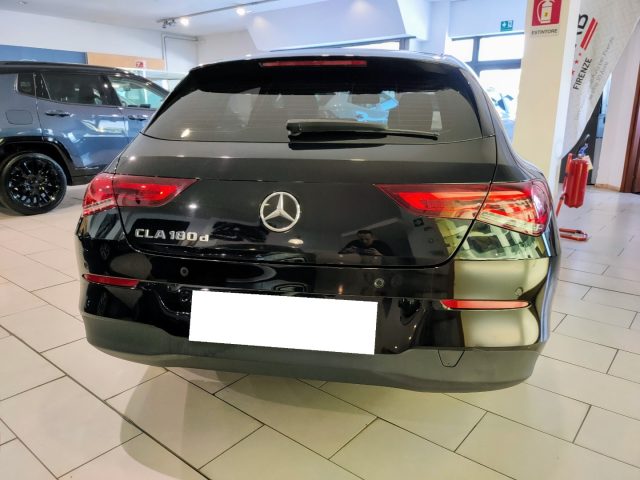 MERCEDES-BENZ CLA 180 usata, con Alzacristalli elettrici