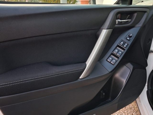 SUBARU Forester usata, con ESP