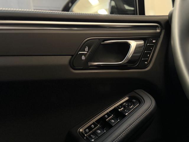 PORSCHE Macan usata, con Sedile posteriore sdoppiato