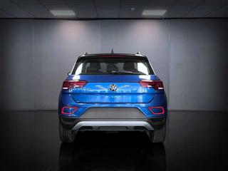 VOLKSWAGEN T-Roc usata, con Autoradio