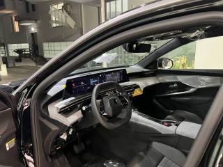 PEUGEOT 3008 usata, con Isofix