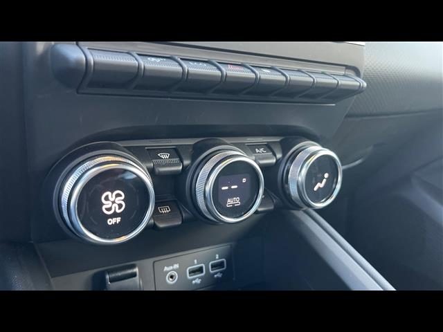 RENAULT Clio usata, con Fari LED