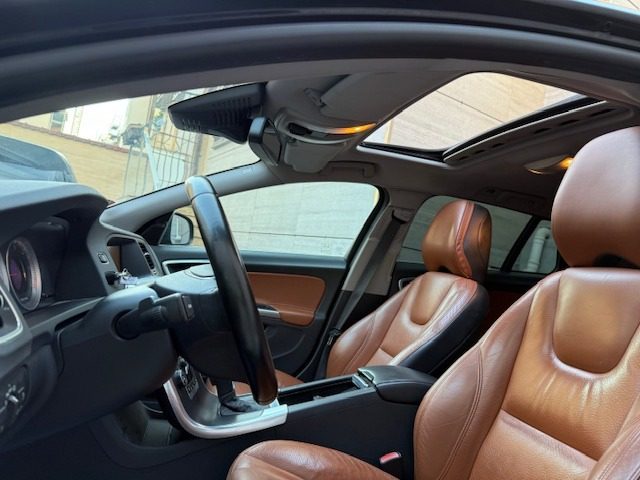 VOLVO V60 usata, con Sensori di parcheggio posteriori