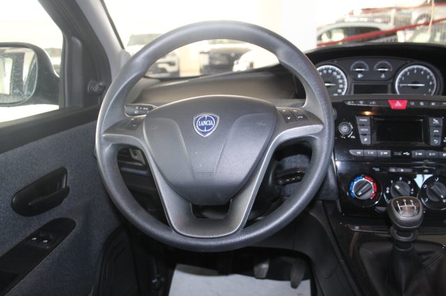 LANCIA Ypsilon usata, con USB