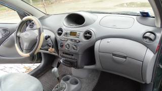 TOYOTA Yaris usata 68