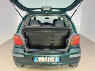 TOYOTA Yaris usata 13