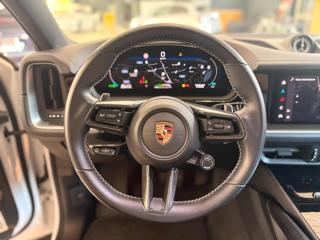 PORSCHE Cayenne usata, con Autoradio