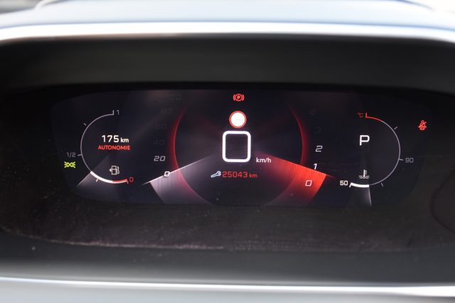 PEUGEOT 2008 usata, con Leve al volante
