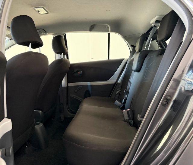 TOYOTA Yaris usata 9
