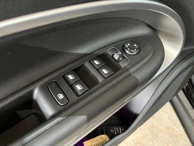 JEEP Avenger usata, con Servosterzo