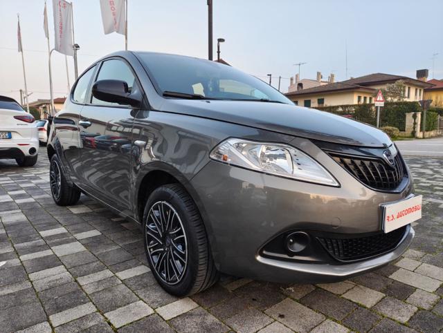 LANCIA Ypsilon usata, con Airbag