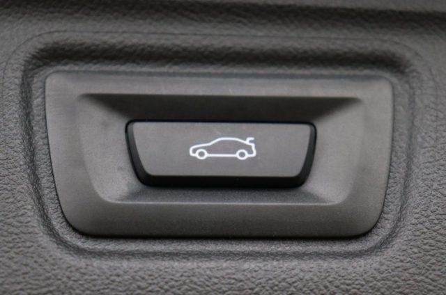 BMW 330 usata, con Park Distance Control