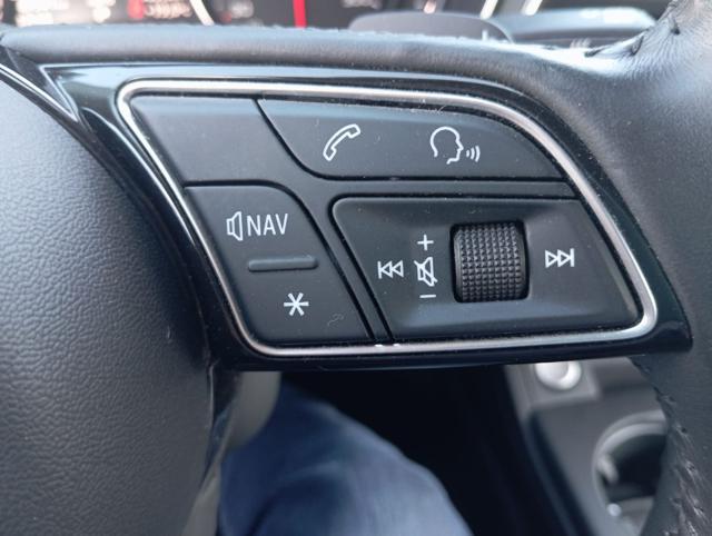AUDI A4 usata, con Volante multifunzione