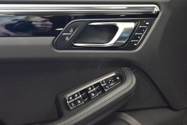 PORSCHE Macan usata 42